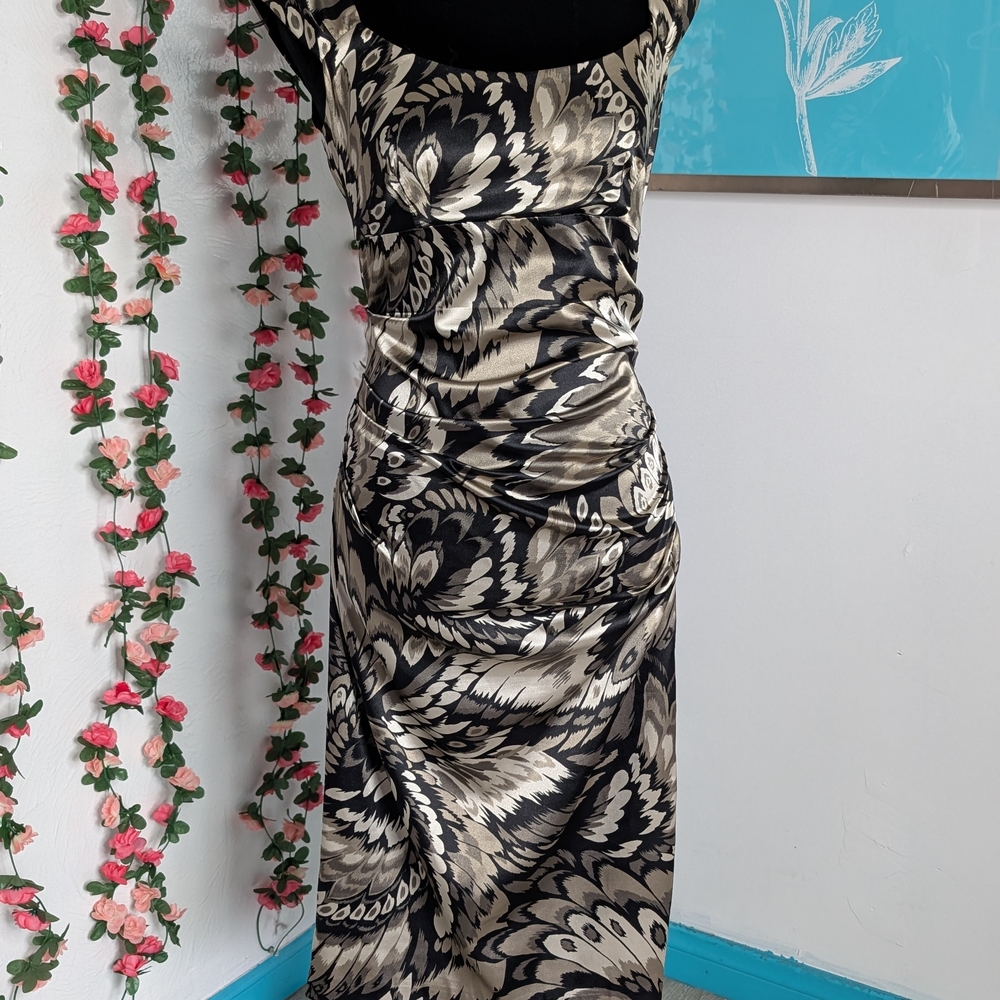 London Style Elegant Black and Cream Patterned Maxi Dress